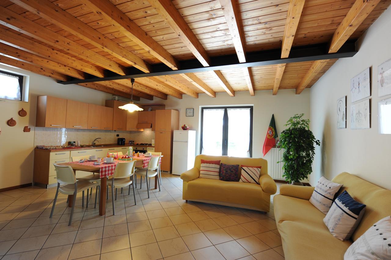 Casa Vacanze Dalmolin Hotell Valeggio sul Mincio Exteriör bild